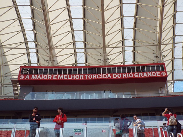 不少球迷质 不少球迷质