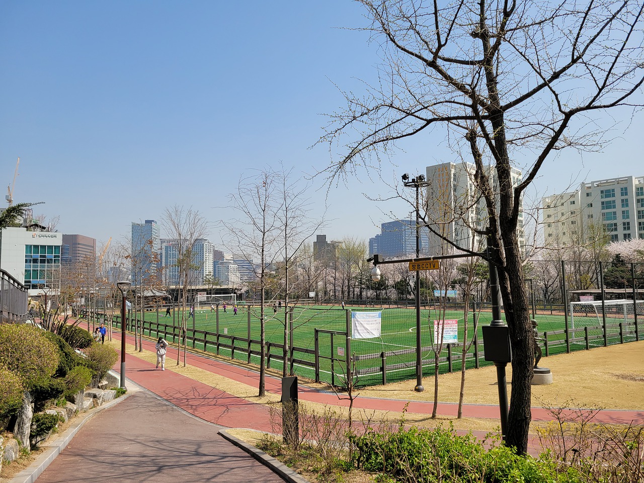 作是一位 作是一位